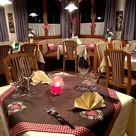 Arlos - - Restaurant - Bar Savognin