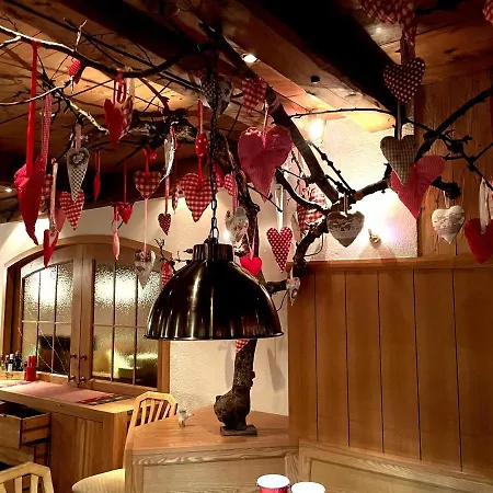 Arlos - - Restaurant - Bar Hotell