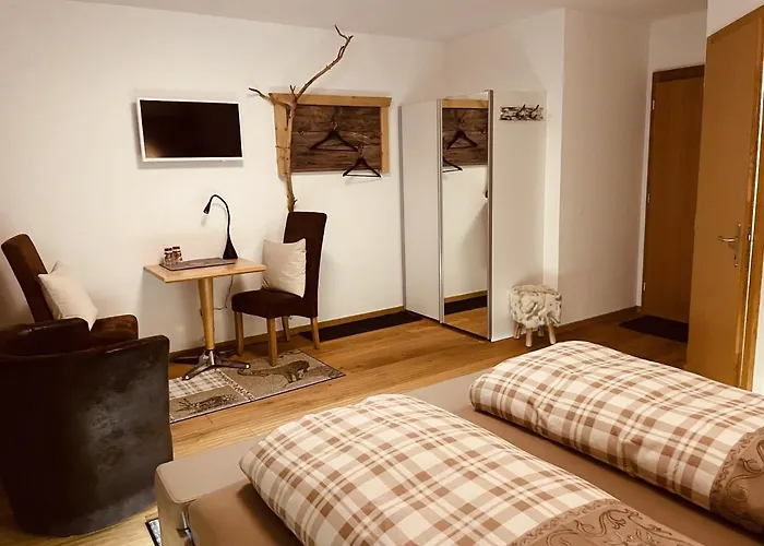 Hotel Arlos - - Restaurant - Bar Savognin