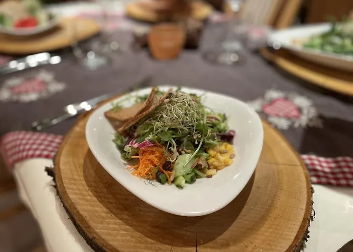 Hotel Arlos - - Restaurant - Bar Savognin