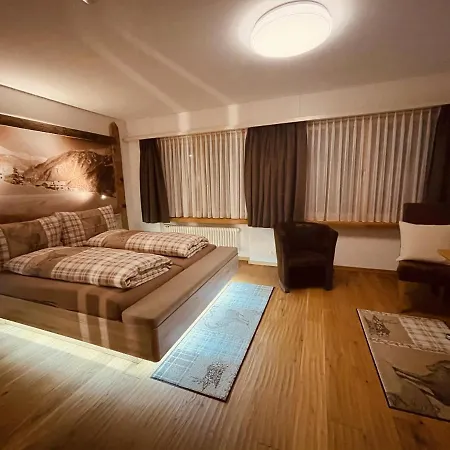 Arlos - - Restaurant - Bar Hotel Savognin