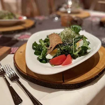 Arlos - - Restaurant - Bar 萨沃宁